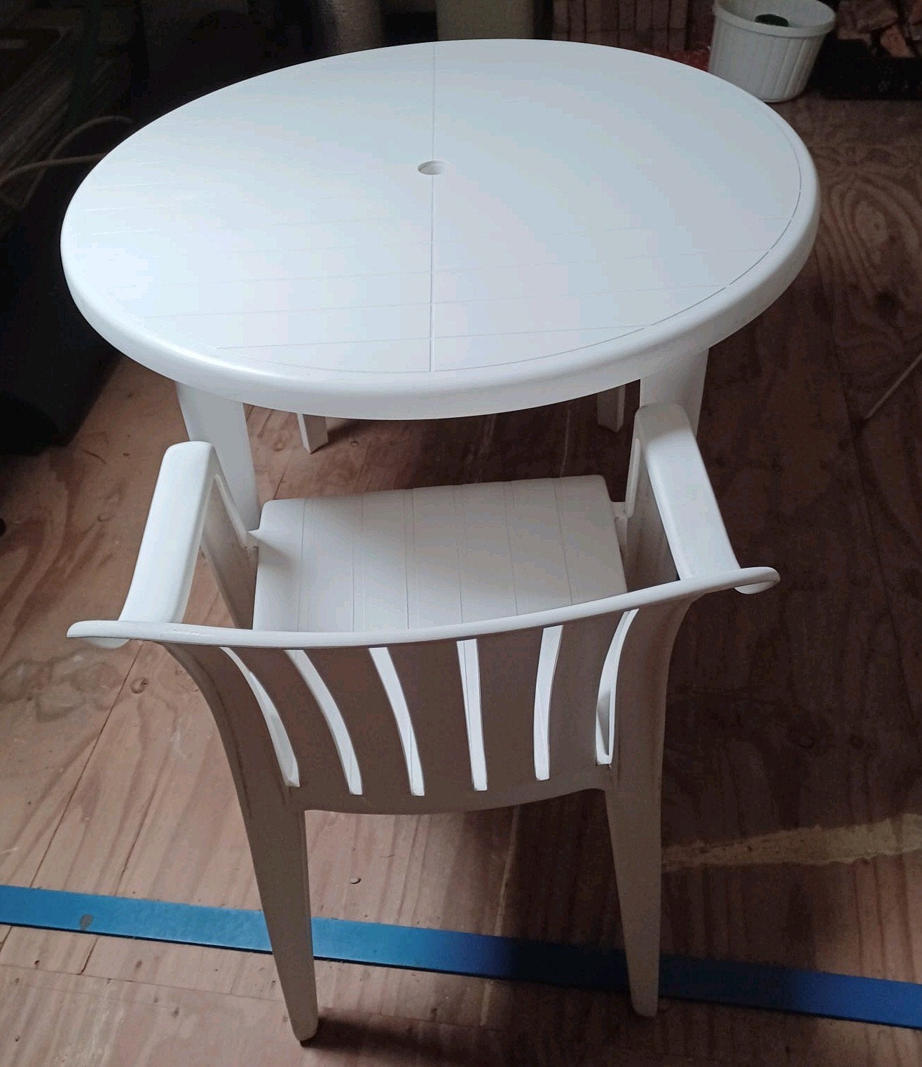 4 Hard kunststof tuinstoelen + tuintafel, Ophalen, Rond, Kunststof