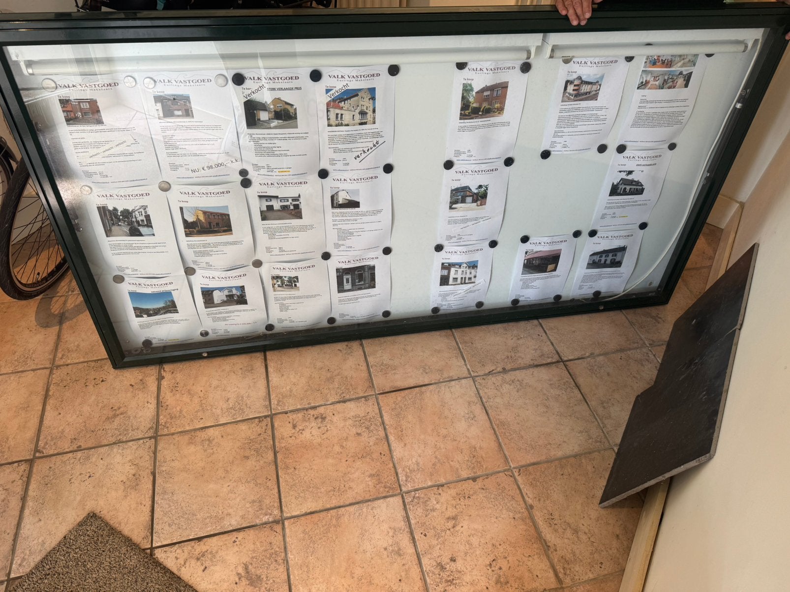 Verlichte Vitrinekast voor makelarij of andere reclame, Ophalen of Verzenden, Nieuw, Reclamebord