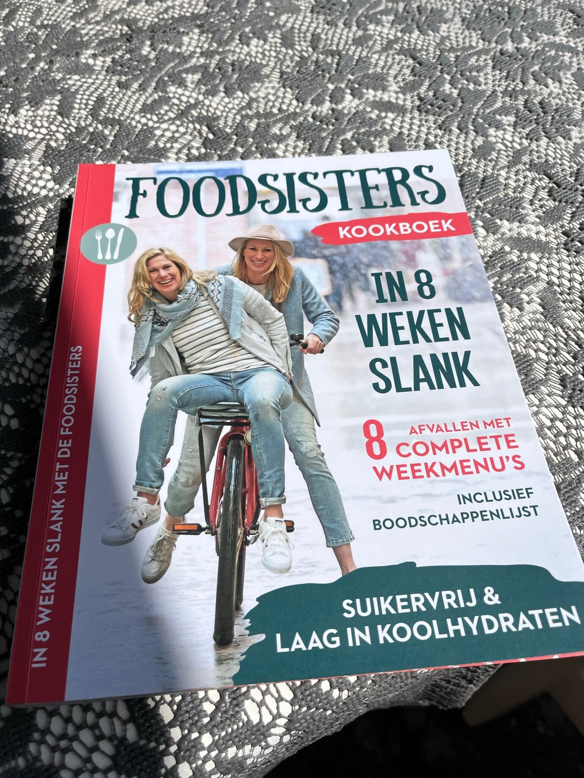 Foodsisters: In 8 weken slank - Koolhydraatarm & Suikervrij, Boeken, Kookboeken, Hoofdgerechten, Ophalen of Verzenden, Zo goed als nieuw