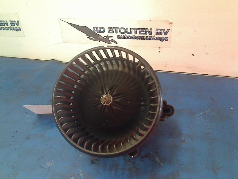 Kachel Ventilatormotor Hyundai Tucson (JM) 2005 B300530950, Hyundai Motor Deutschland GmbH, Gebruikt, Hyundai, Kaiserleipromenade 5, Offenbach am Main 63067, , Duitsland