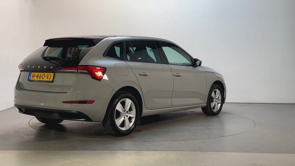 Skoda Scala 1.0 TSI 116pk Sport Business Panoramadak Parkeer, Auto's, Skoda, Voorwielaandrijving, Gebruikt, Met garantie (alle)
