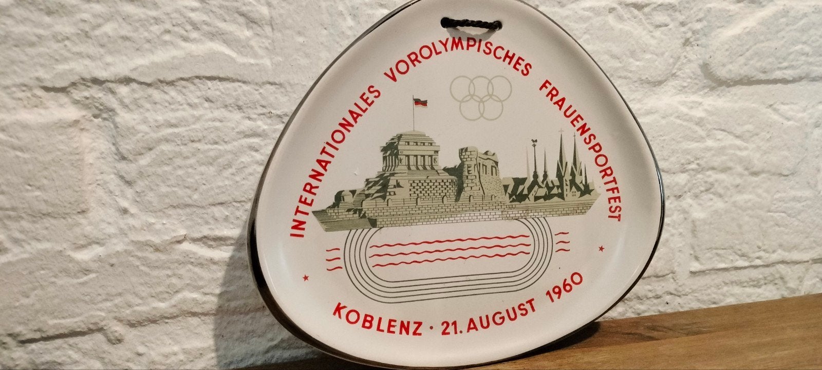 Vintage wandbord Olympische Spelen Koblenz 1960, Antiek en Kunst, Antiek | Wandborden en Tegels, Ophalen of Verzenden