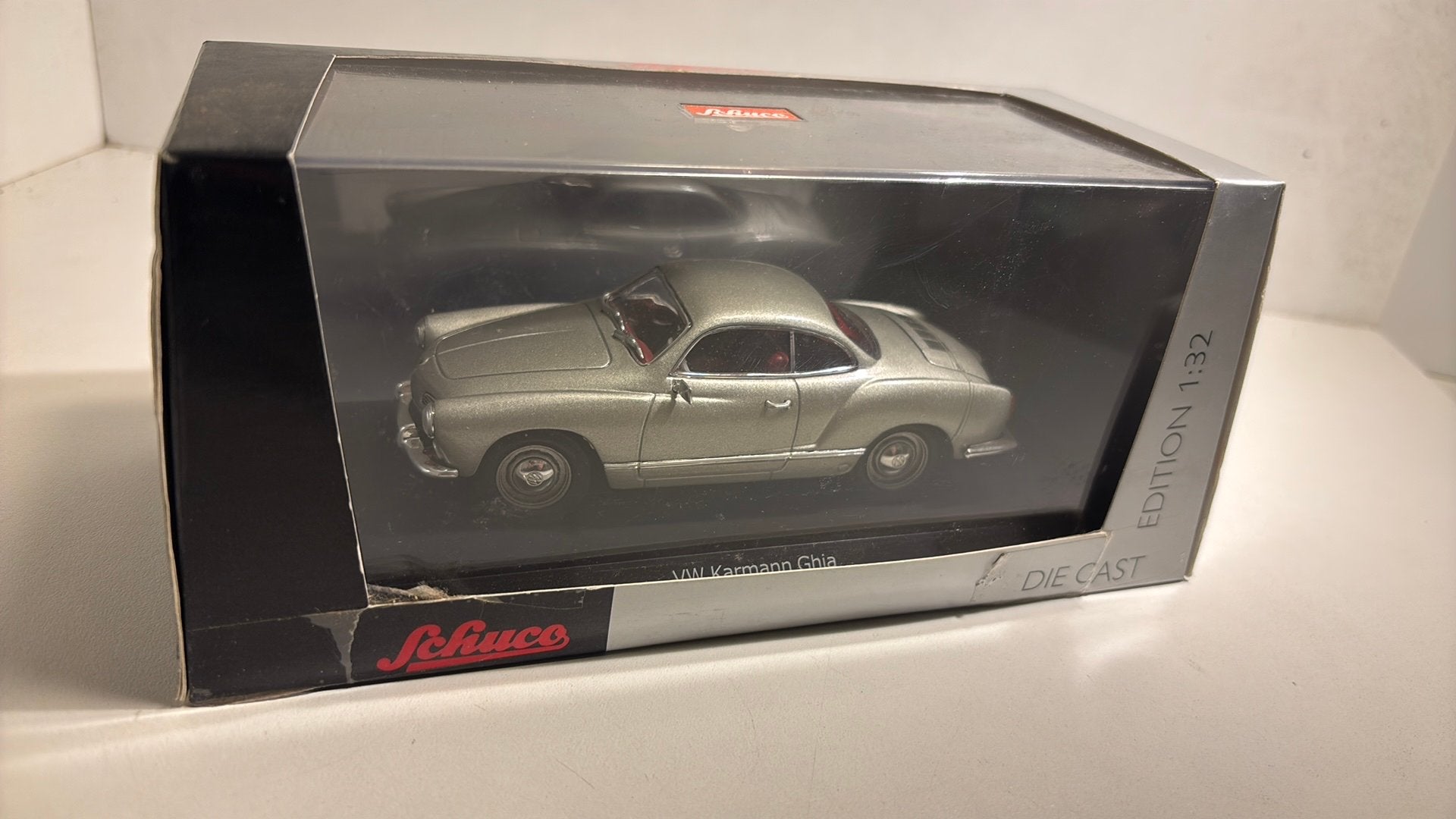 Volkswagen karmann ghia grey schuco 1.32, Tractor of Landbouw, Ophalen of Verzenden, Schuco, A
