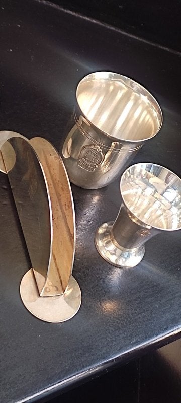 Set van drie voorwerpen Stichting 1940-1945, Verzenden, Zilver