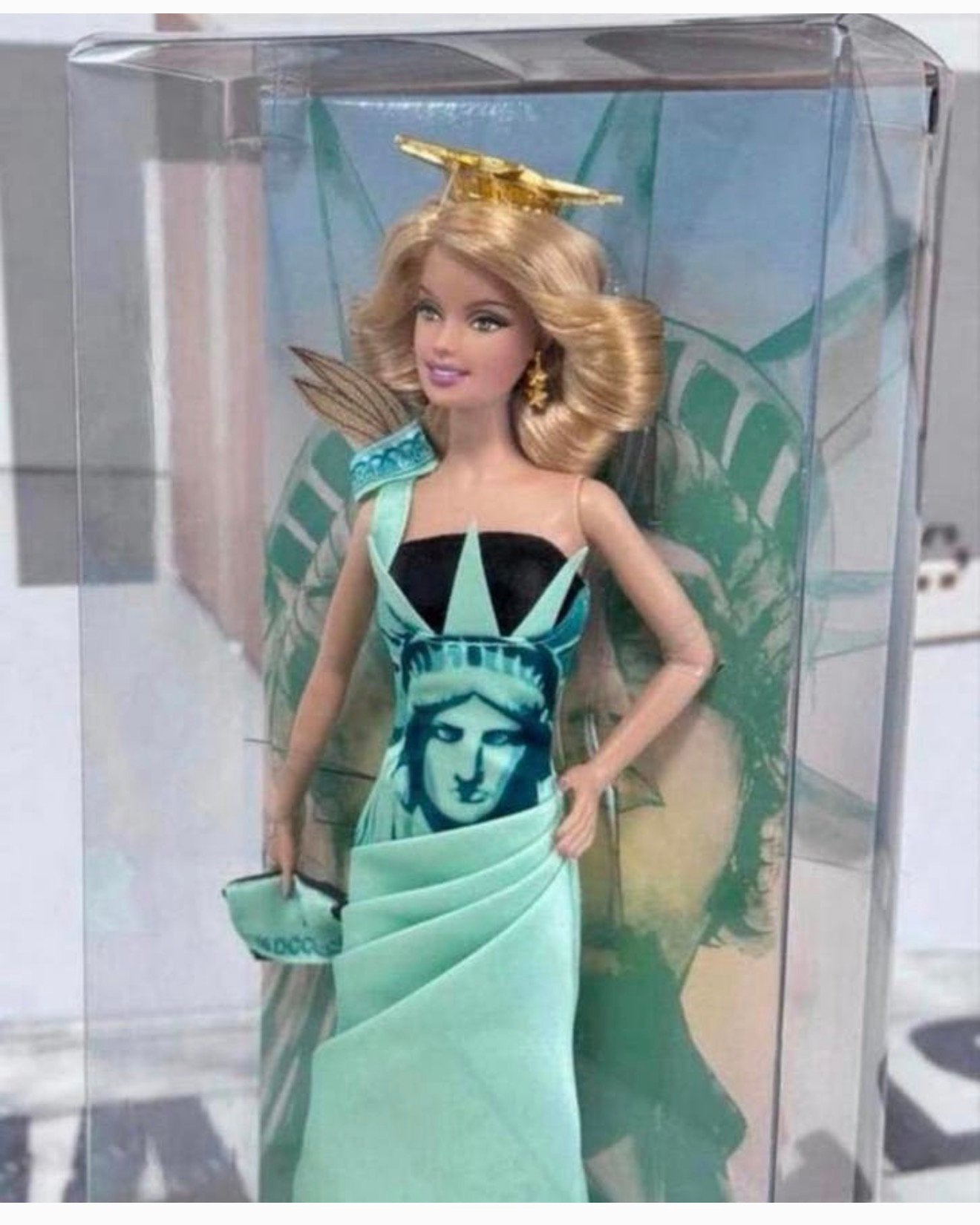 Statue of Liberty BARBIE Landmark Dolls Lady Collector NIEUW, Verzamelen, Poppen, Fashion Doll, Nieuw, Ophalen of Verzenden, H