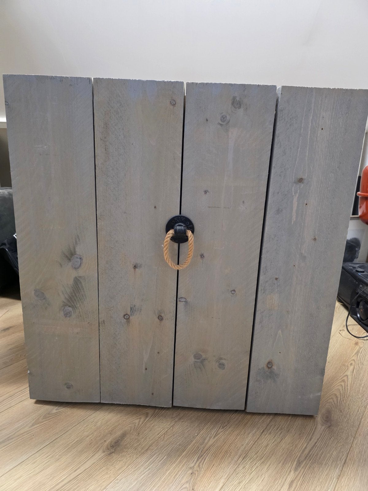 Verrijdbare houten opbergkast voor schuine kap, Ophalen, Zo goed als nieuw