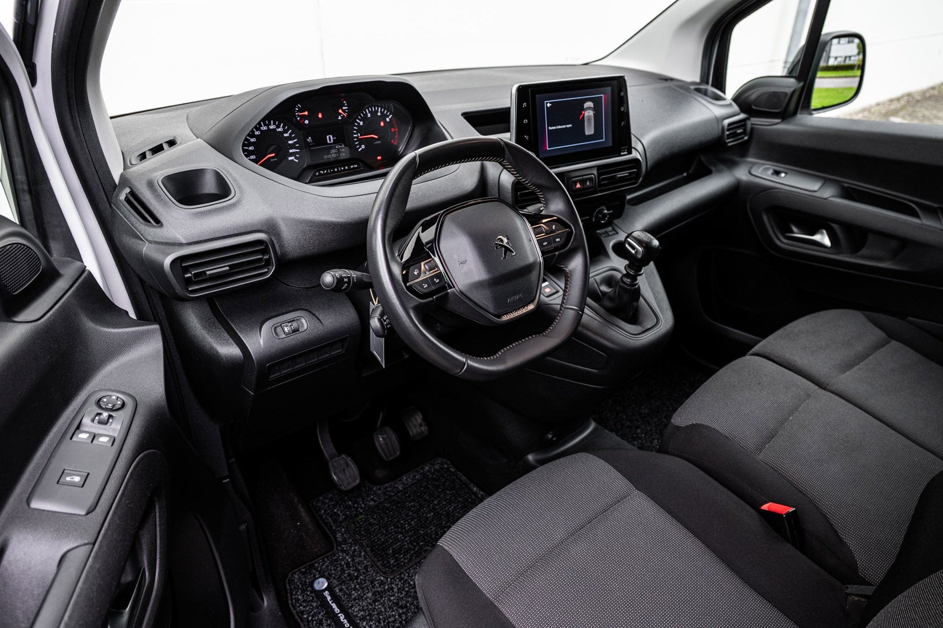 Peugeot Partner 1.2 PureTech 110pk MARGE 3-PRS |Navi|Airco|C, Voorwielaandrijving, 1199 cc, Navigatiesysteem, 3 cilinders