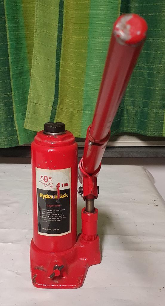 Krik 4 ton, wielblok metaal voor lichte vrachtauto., Ophalen, Zo goed als nieuw, Manueel, Garagekrik