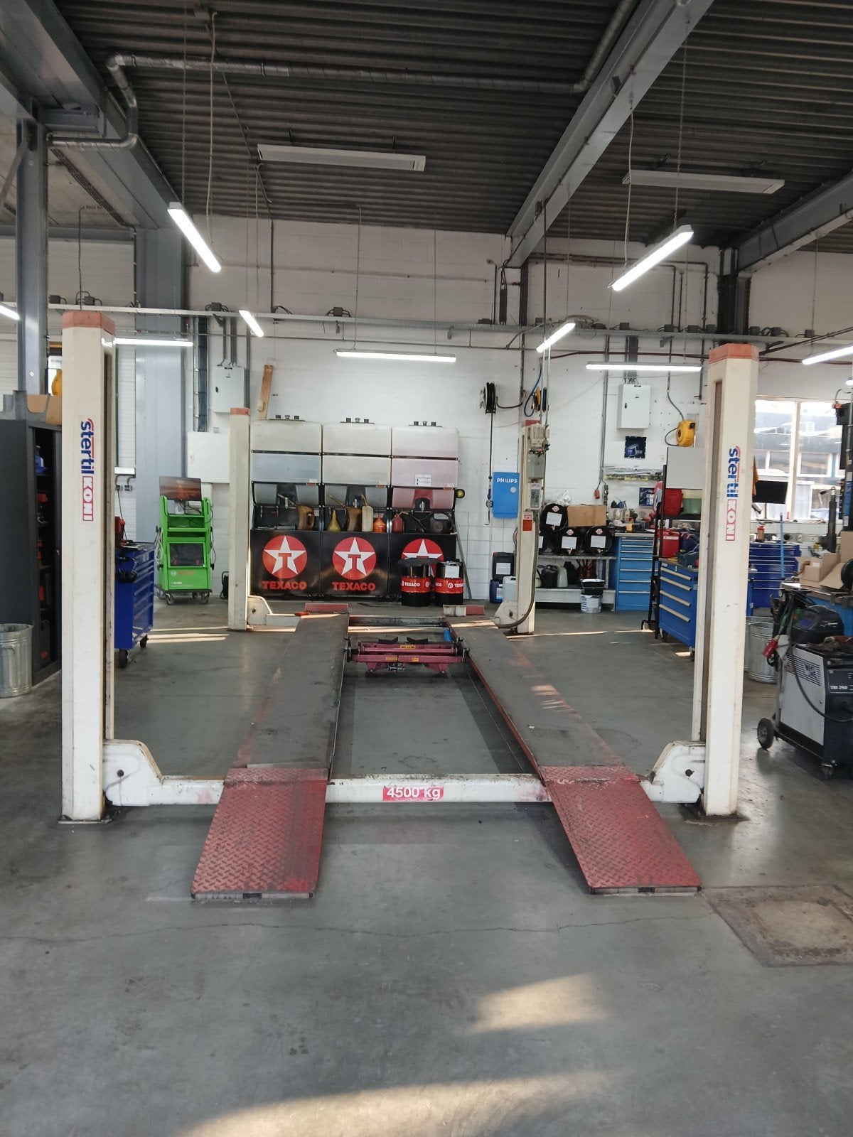Koni Stertil ko4045LV 4 koloms hefbrug 4,5 Ton 5,3M en breed, Auto diversen, Ophalen, Gebruikt