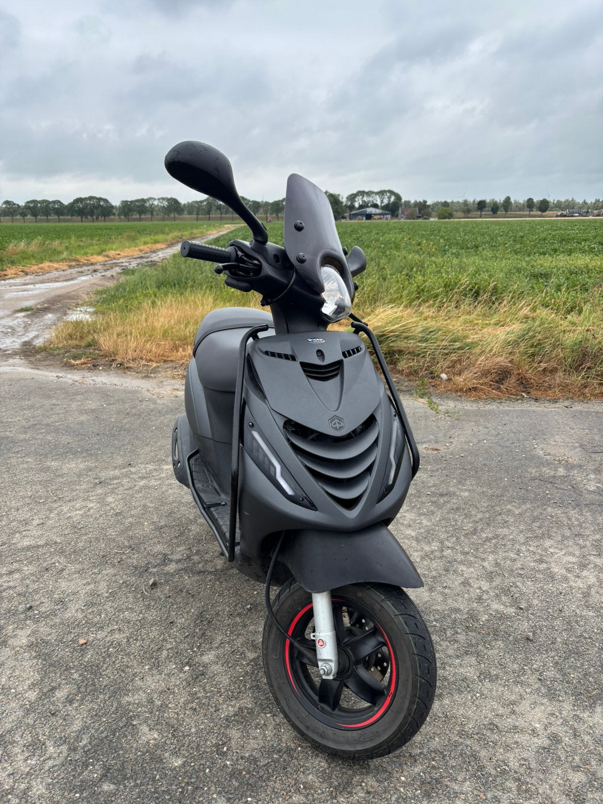 Zip 50cc 2021, Ophalen, Zo goed als nieuw, Benzine, Zip