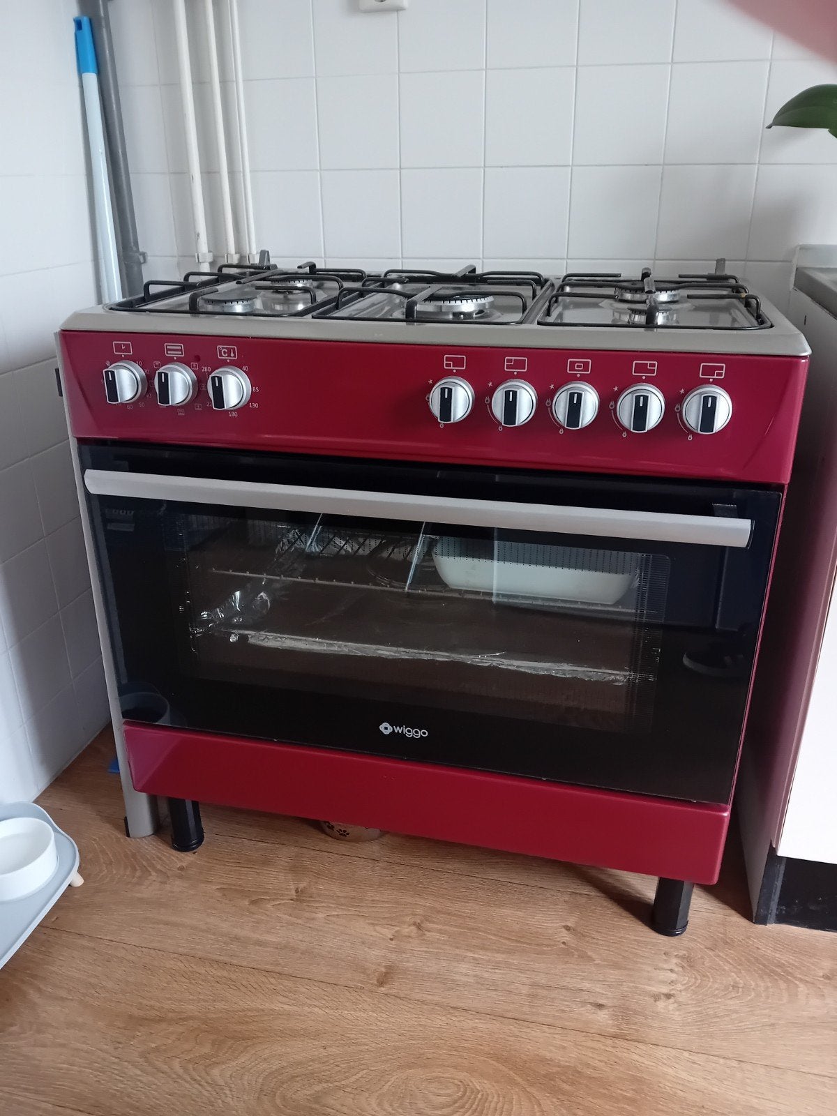 Vrijstaand Gasfornuis met Oven - Rood, Ophalen, Gebruikt, 60 cm of meer, Gas