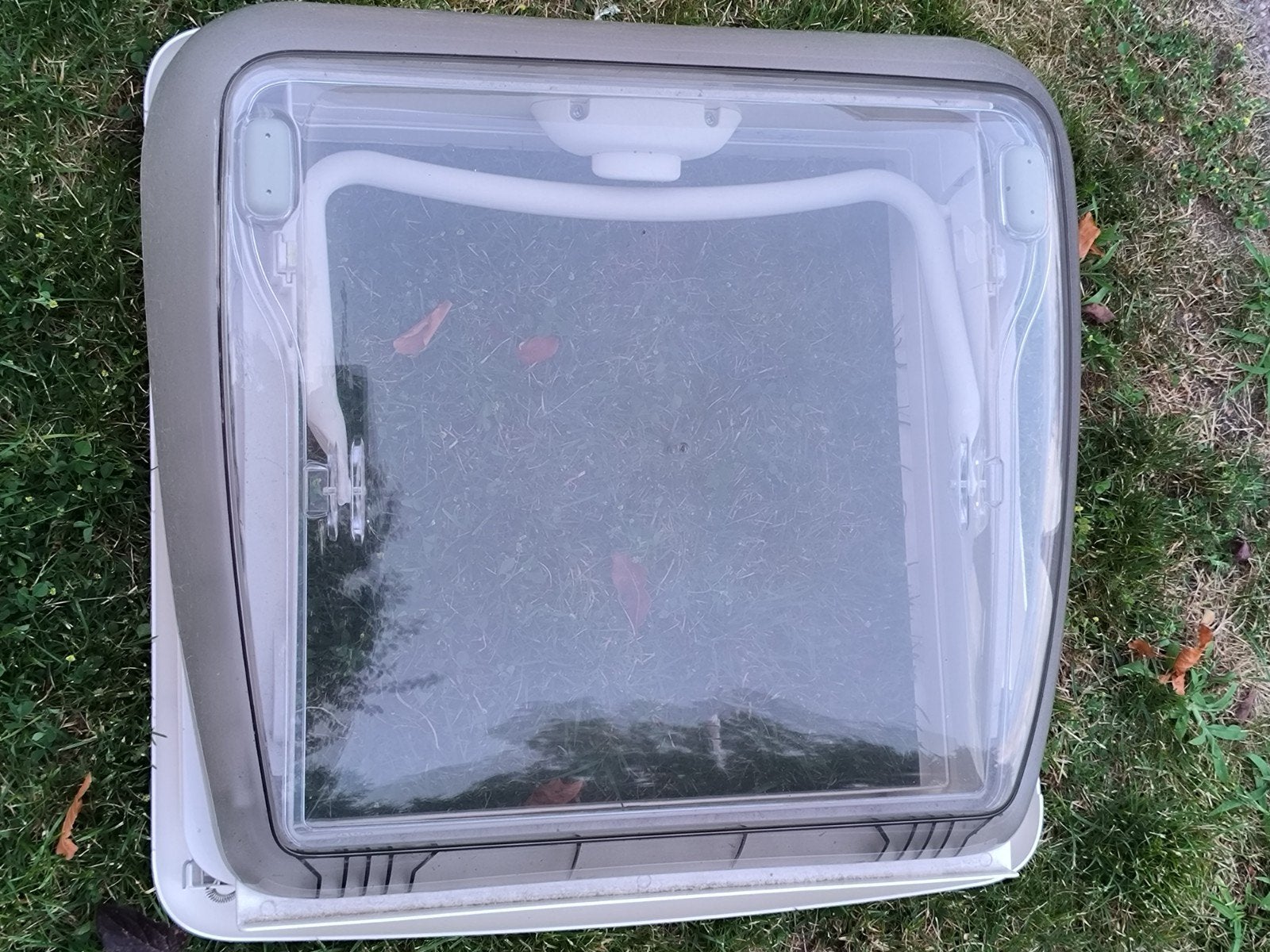 Dakluik 40x40 met hor en verduistering., Ophalen