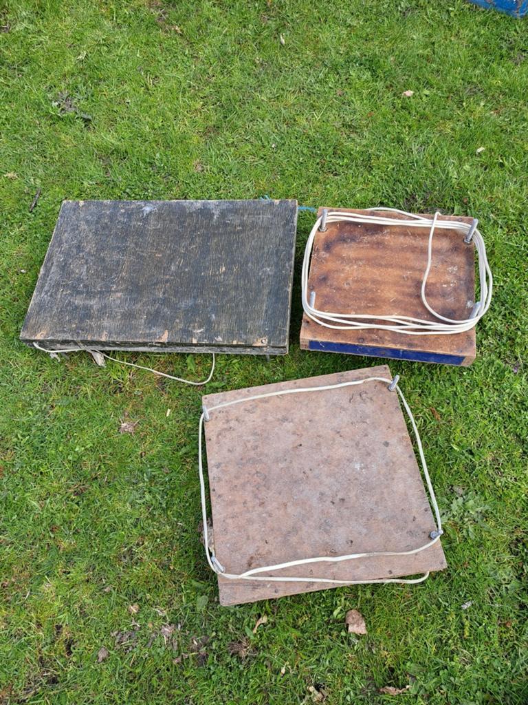 3x Houten platen met verwarmingselementen, Dieren en Toebehoren, Pluimvee, Kip, Meerdere dieren