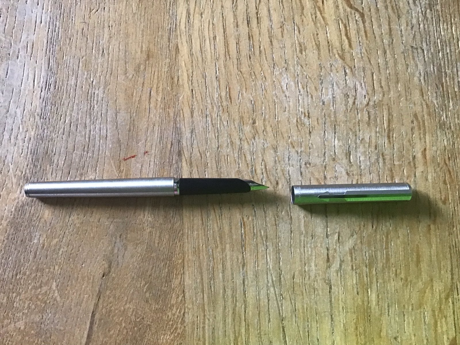 Parker Vulpen - Zilverkleurig met Doosje, Gebruikt, Parker, Met doosje, Ophalen of Verzenden