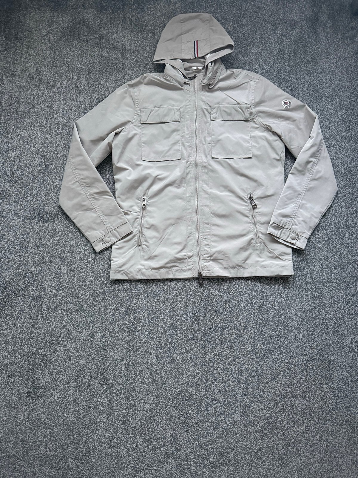 Nieuw Moncler Zomervest Maat M, Ophalen of Verzenden, Nieuw, Maat 38/40 (M), Beige