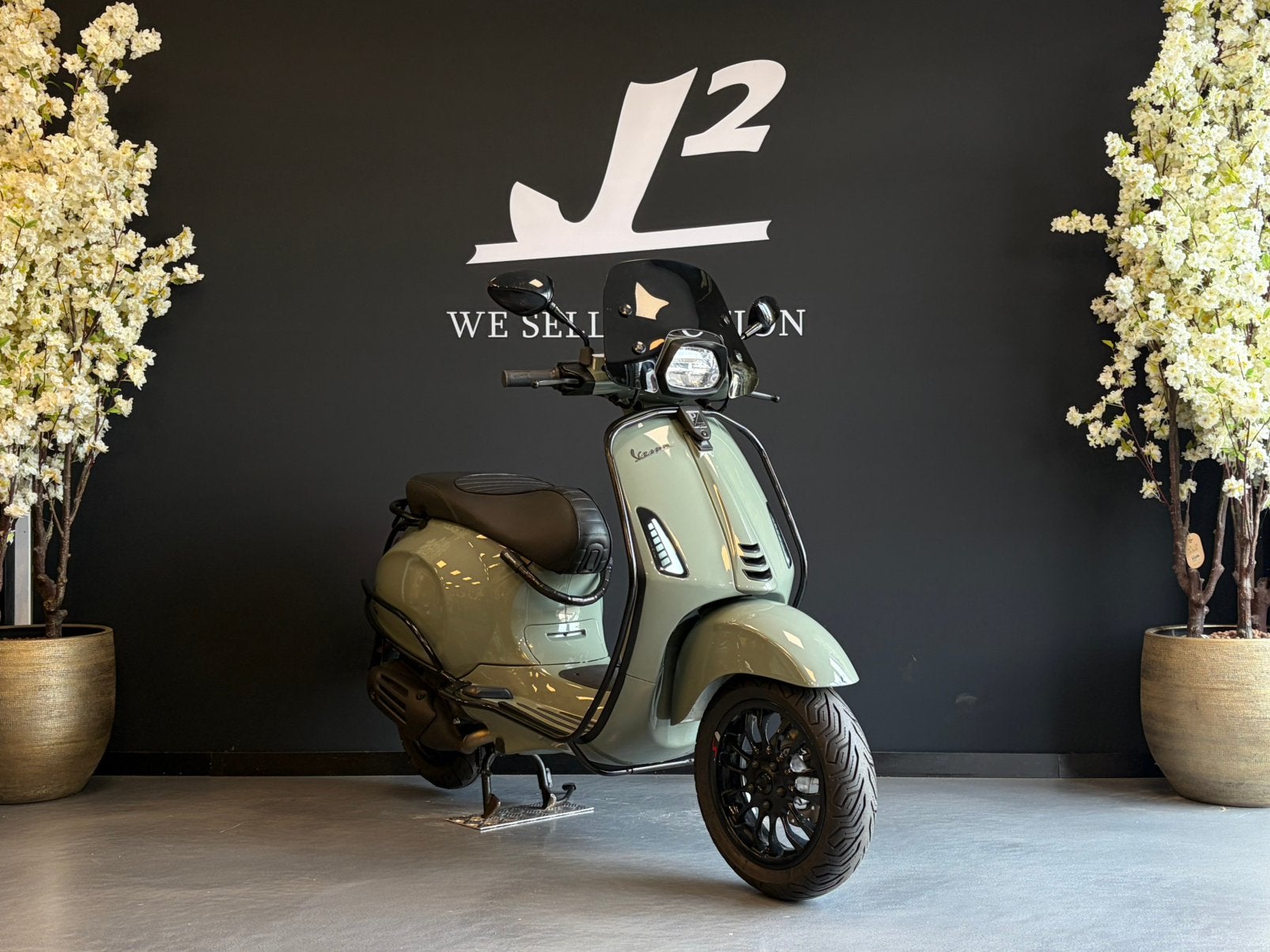 Vespa Sprint | Kaki Green | Brom | 2021 | 9219 km