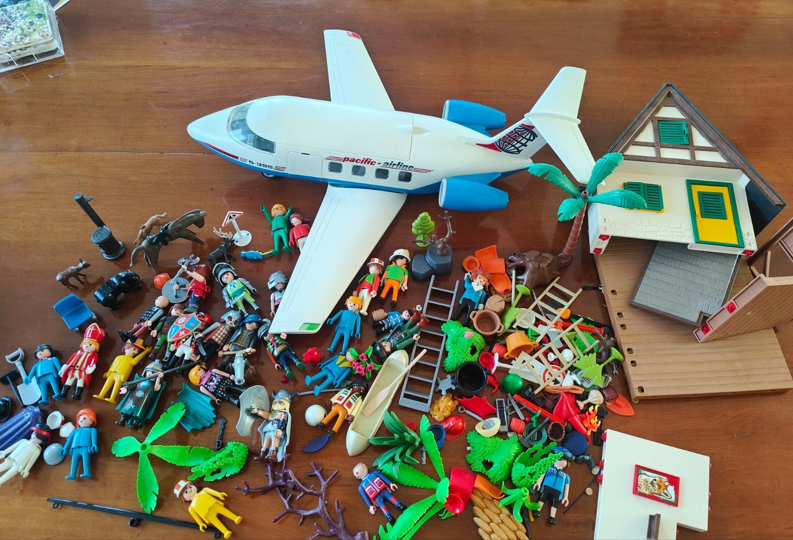 Grote verzameling Playmobil met 29 poppetjes en 6 dieren, Kinderen en Baby's, Speelgoed | Playmobil, Ophalen of Verzenden, Gebruikt
