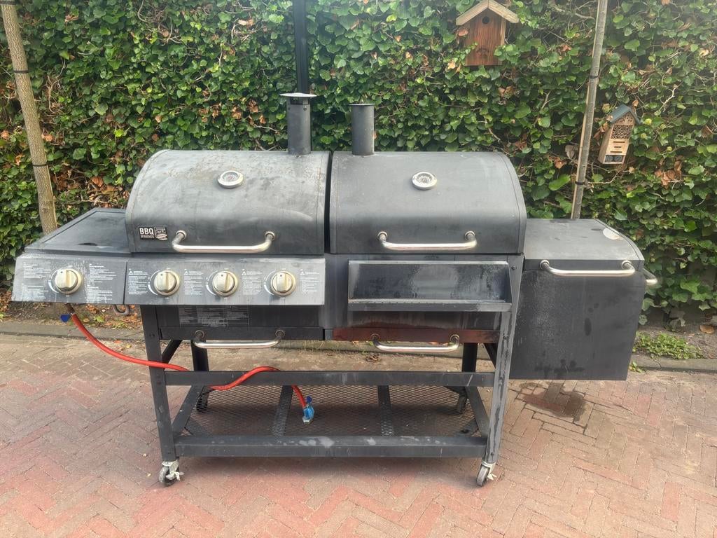 Grote BBQ met gas en houtskool - Ideaal voor feesten!, Ophalen, Gebruikt