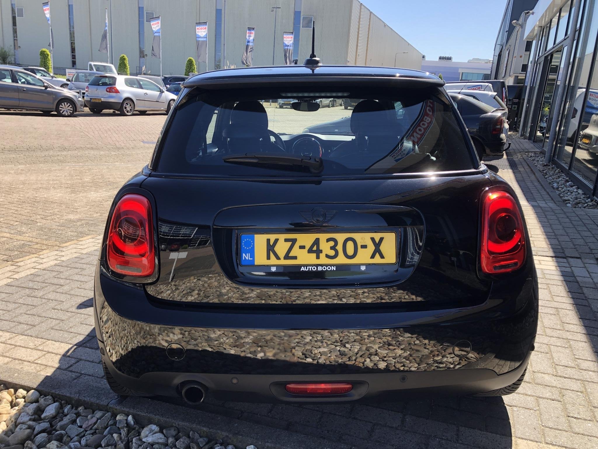 MINI 3-Deurs 1.5 136PK : NAVI/LEER/LED/PDC/ CLIMA/S&S/MEDIA/, Auto's, Mini, Voorwielaandrijving, Dealer onderhouden, 136 pk, Gebruikt