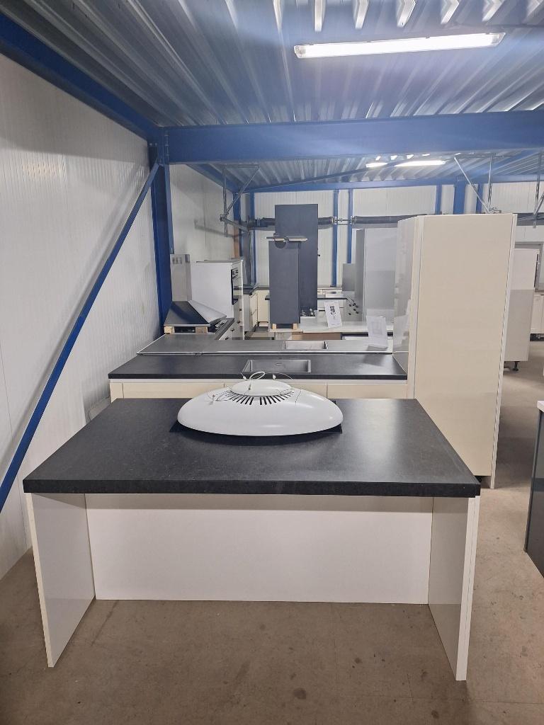 Keuken Compleet met APP 120Keukens op voorraad Nr. 2944