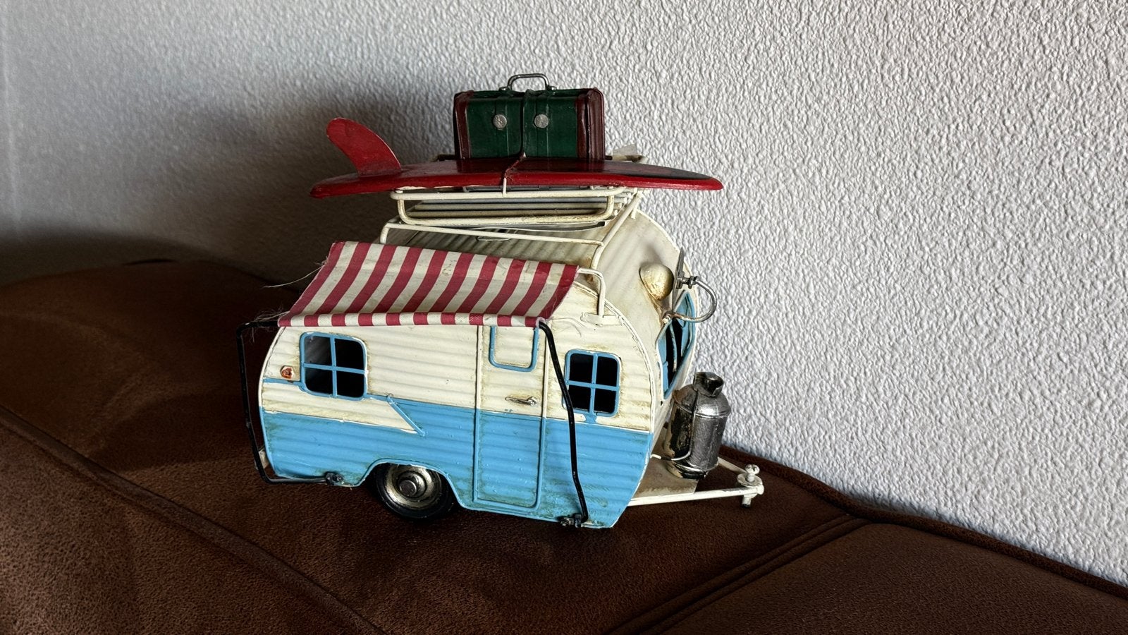 Vintage Caravan Spaarpot met Surfplank en Bagage, Ophalen of Verzenden, Zo goed als nieuw