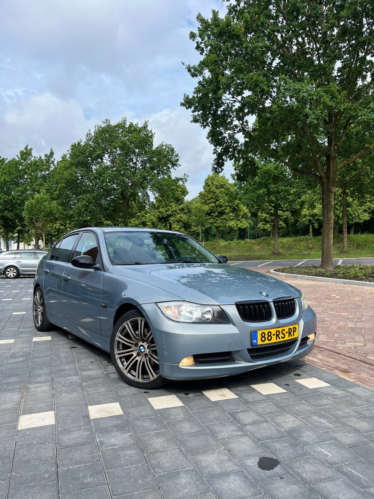 BMW 3-Serie 2.0 I 320 AUT 2005 licht blauw, 1995 cc, Zwart, 4 cilinders, Origineel Nederlands