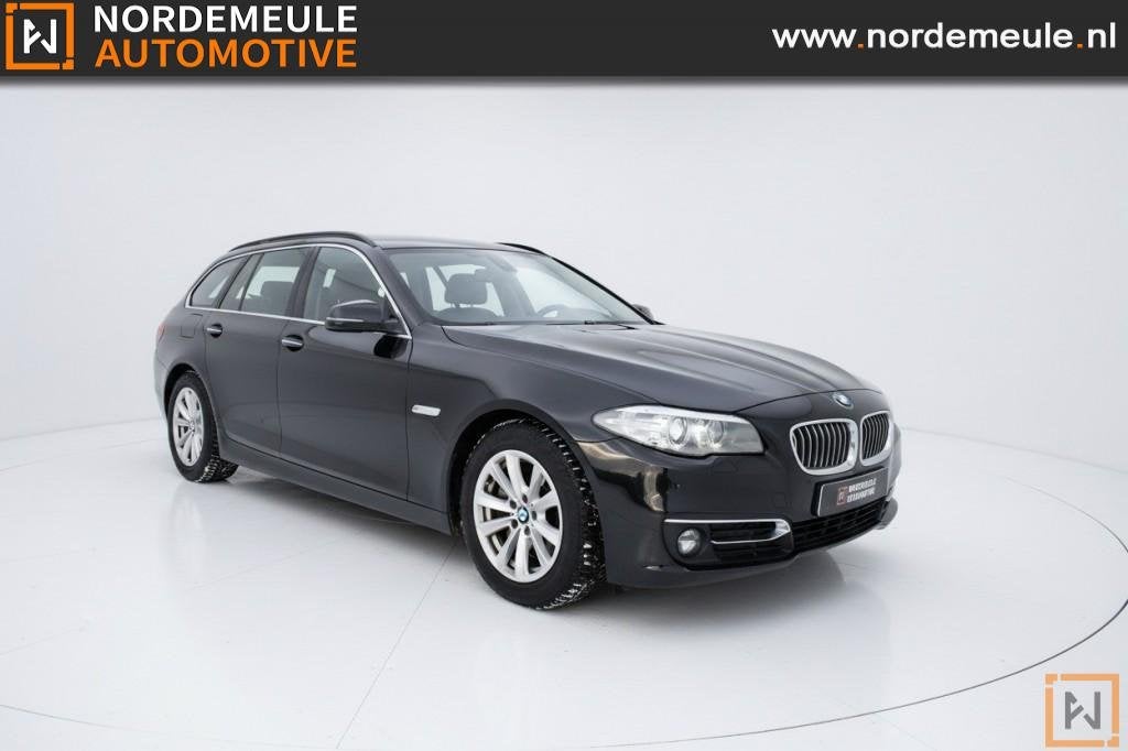 Bmw 5-SERIE 530D M SPORT ED. Xenon, Navi, Leder, HUD, Auto's, Automaat, Bluetooth, Achterwielaandrijving, Gebruikt