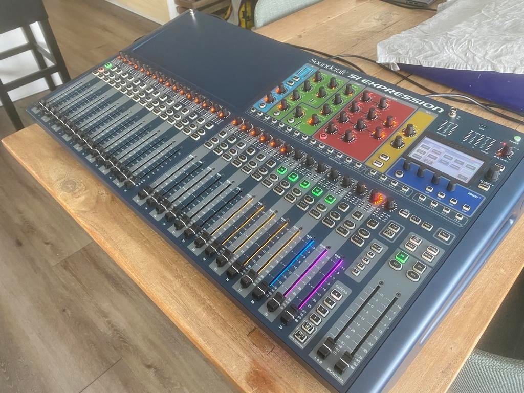 Soundcraft Si Expression 3 Digitale Mixer - Nieuwstaat, Muziek en Instrumenten, Mengpanelen, Microfooningang, Ophalen of Verzenden