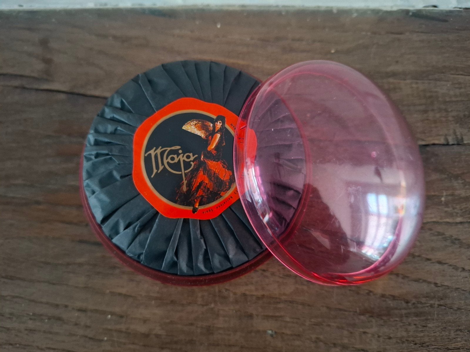 Vintage Maja Myrurgia zeep in zeephouder. 100 gr. Nieuw., Verzamelen, Ophalen of Verzenden, Nieuw, Gevuld