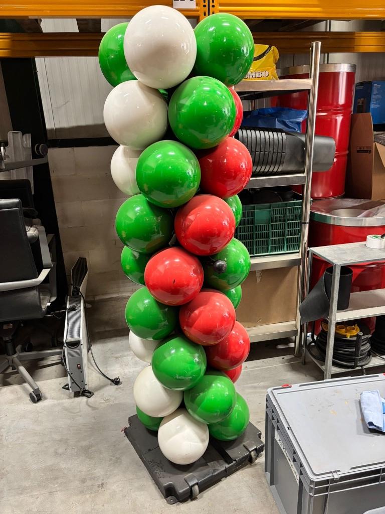 Ballonnen pilaar groen/rood/wit, Diversen, Vlaggen en Wimpels, Ophalen, Zo goed als nieuw