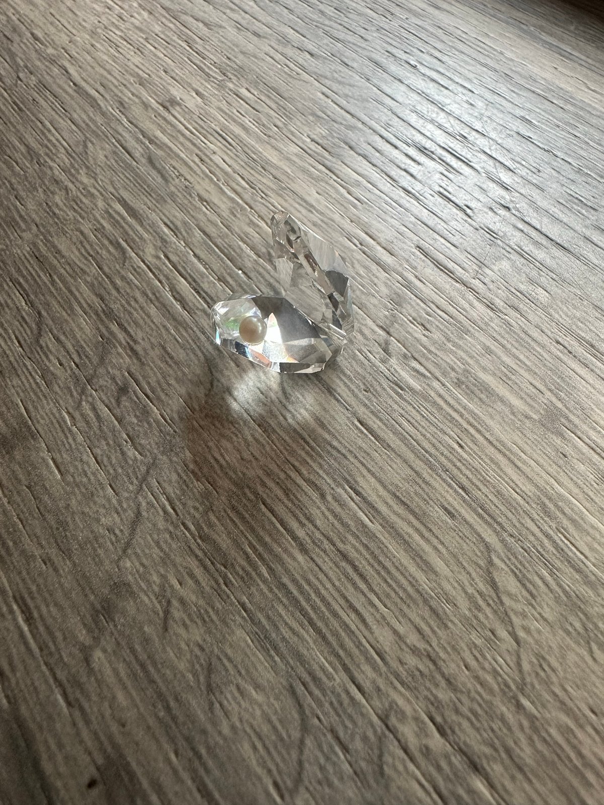 Swarovski oester met parel, Ophalen of Verzenden, Zo goed als nieuw, Figuurtje