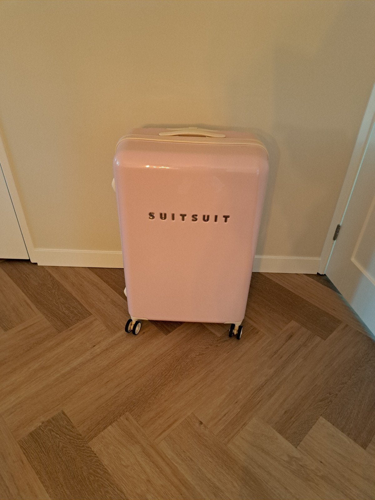 SUITSUIT Koffer Roze - Zo goed als nieuw, Ophalen, 40 tot 60 cm, Wieltjes, 20 tot 30 cm