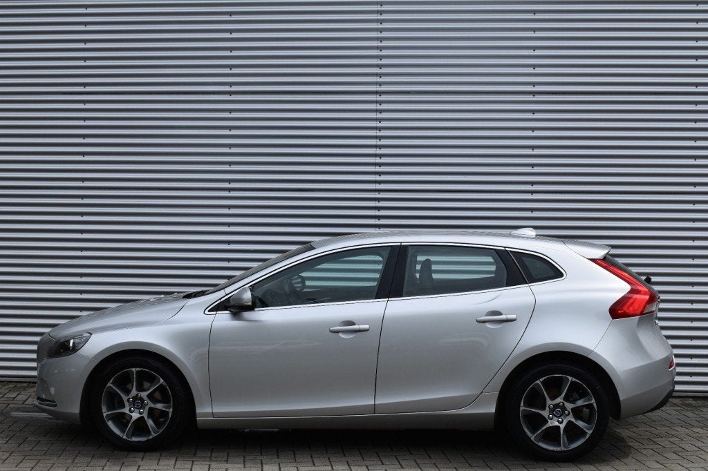 Volvo V40 1.6 D2 AUT. OCEAN RACE / MEENEEM/EXPORTPRIJS / APK, USB, 4 cilinders, 700 kg, Bedrijf
