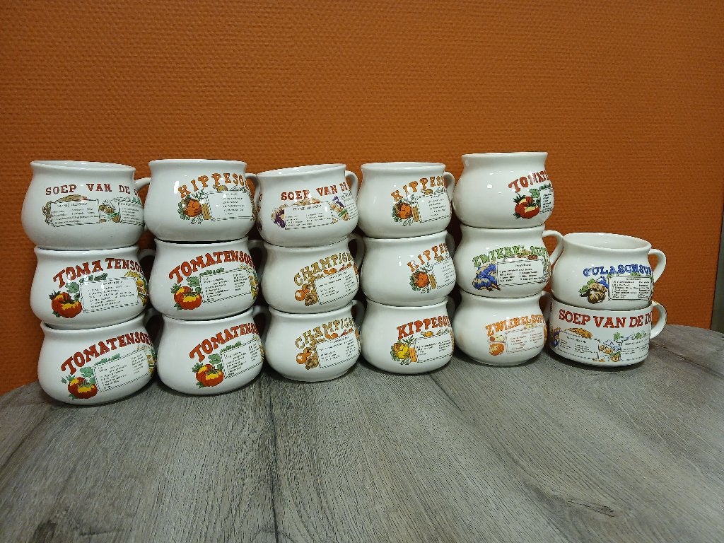 soep van de dag, Huis en Inrichting, Keuken | Servies, Gebruikt, Kom(men), Overige stijlen, Aardewerk, Ophalen of Verzenden
