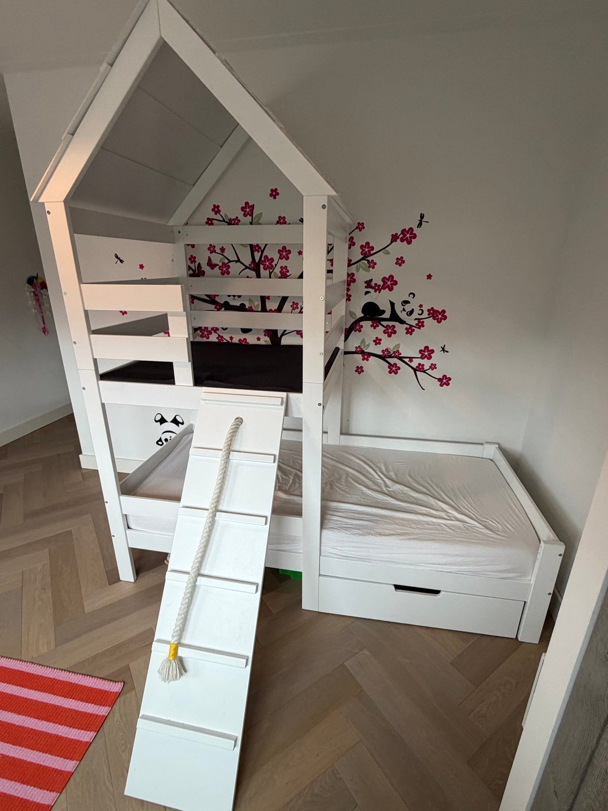 Kinderbed 100cm bij 200 cm met speelhuisje, Huis en Inrichting, Slaapkamer | Stapelbedden en Hoogslapers, Ophalen, 90 cm, Tweepersoons