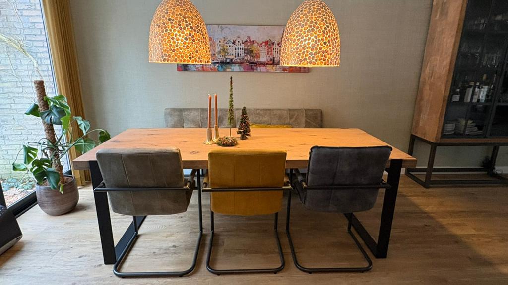 Robuuste eettafel + 3 leren stoelen + bijpassend bankje, Ophalen