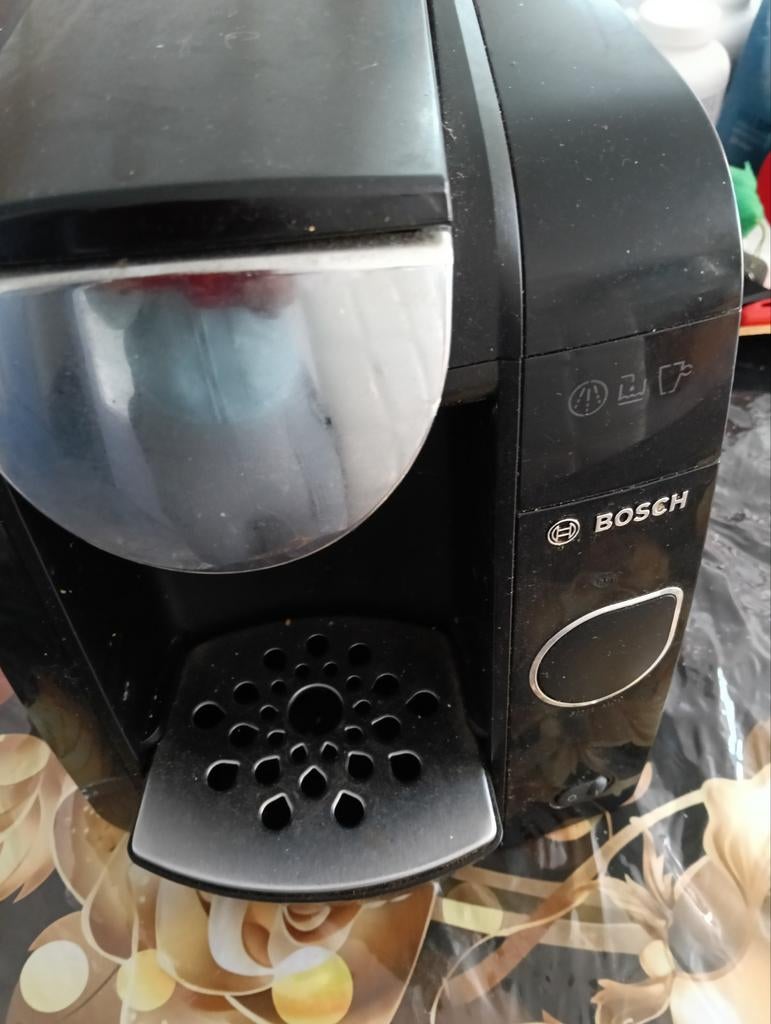 Te koop merk Bosh thee en koffie cups apparaat, Witgoed en Apparatuur, Koffiezetapparaten, Ophalen, Koffiemachine