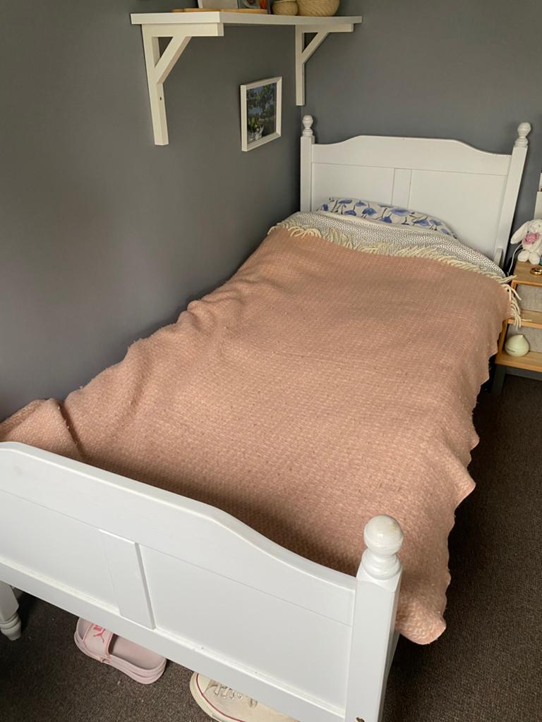 1 persoons bed, hout, wit, Huis en Inrichting, Slaapkamer | Bedden, Gebruikt, Eenpersoons, 90 cm, 200 cm, Hout, Wit, Ophalen