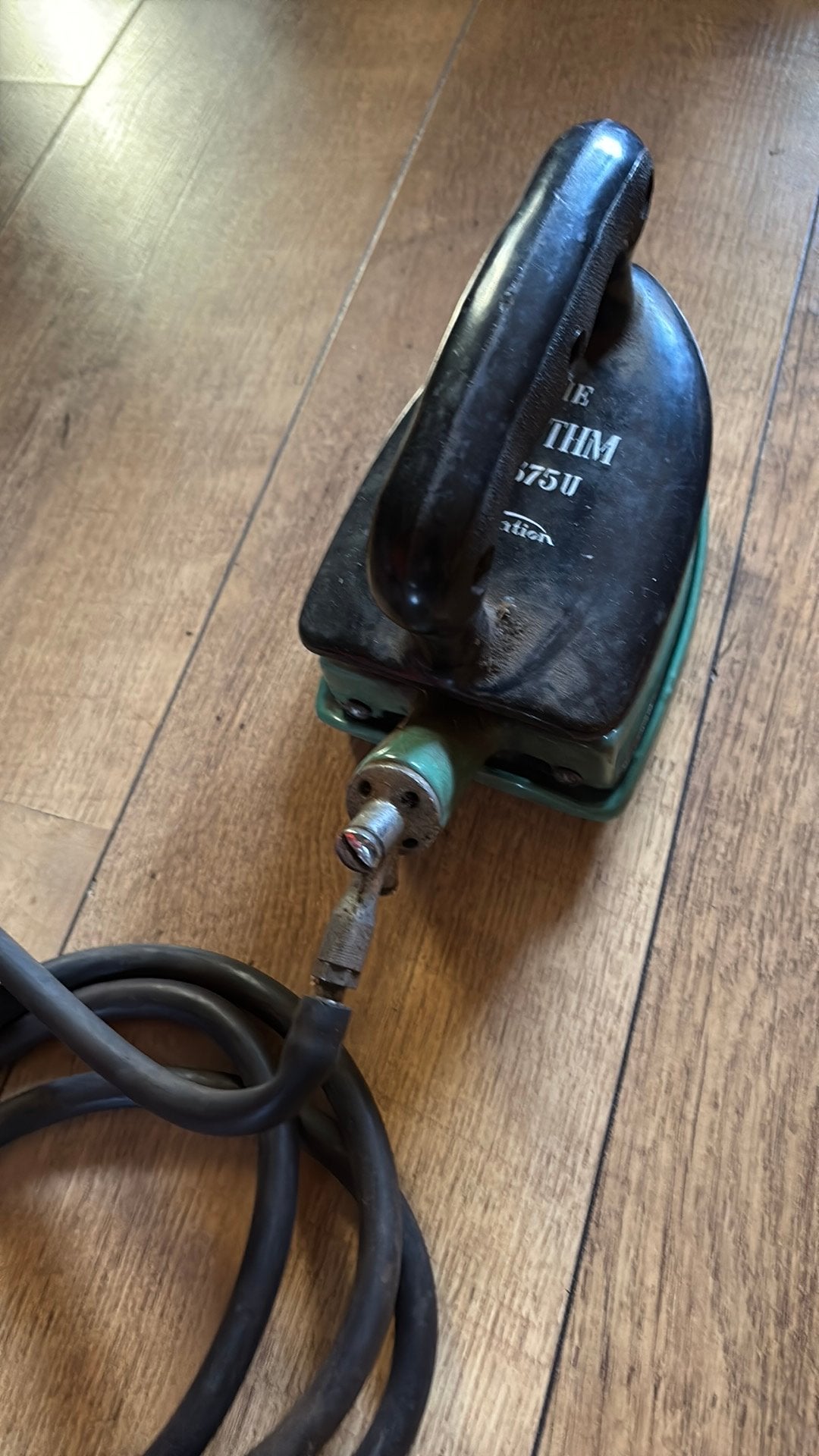 Antiek strijkijzer the rythm 375 u merk radiaton te koop, Ophalen