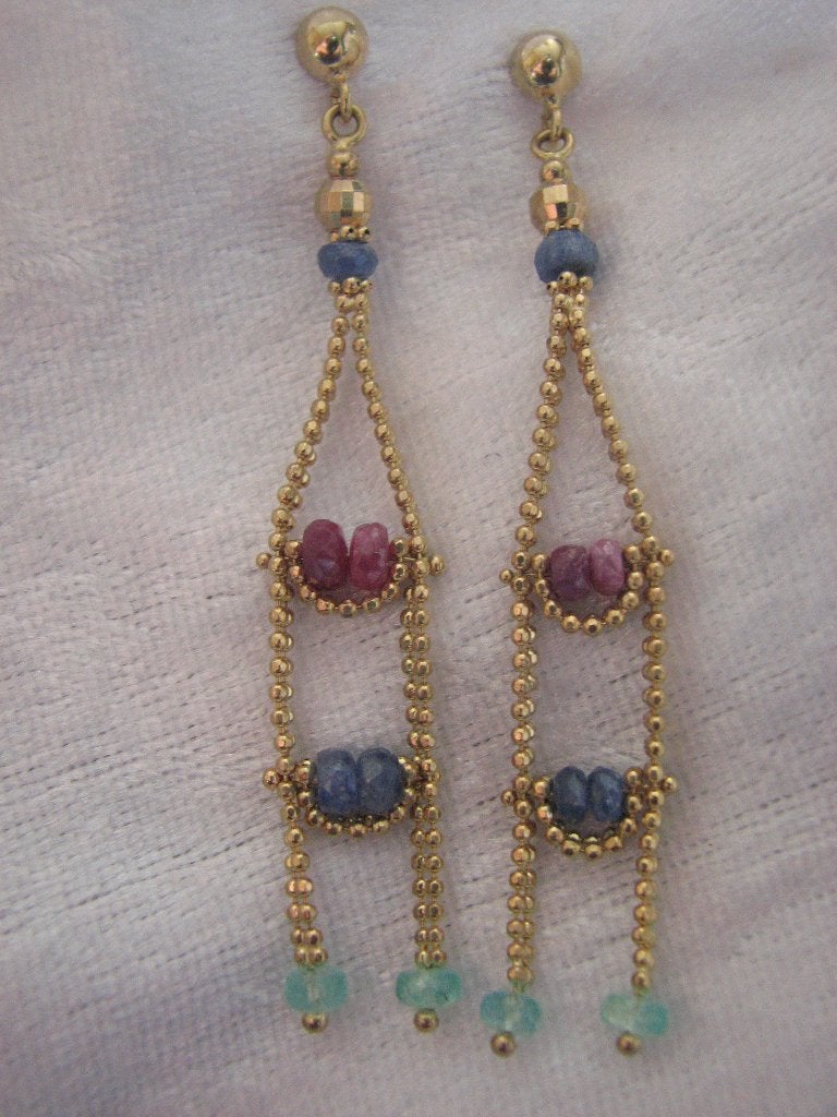 Prachtige Lange Gouden Oorstekers - Robijn - Saffier - Smara, Sieraden, Tassen en Uiterlijk, Antieke sieraden, Verzenden, Goud