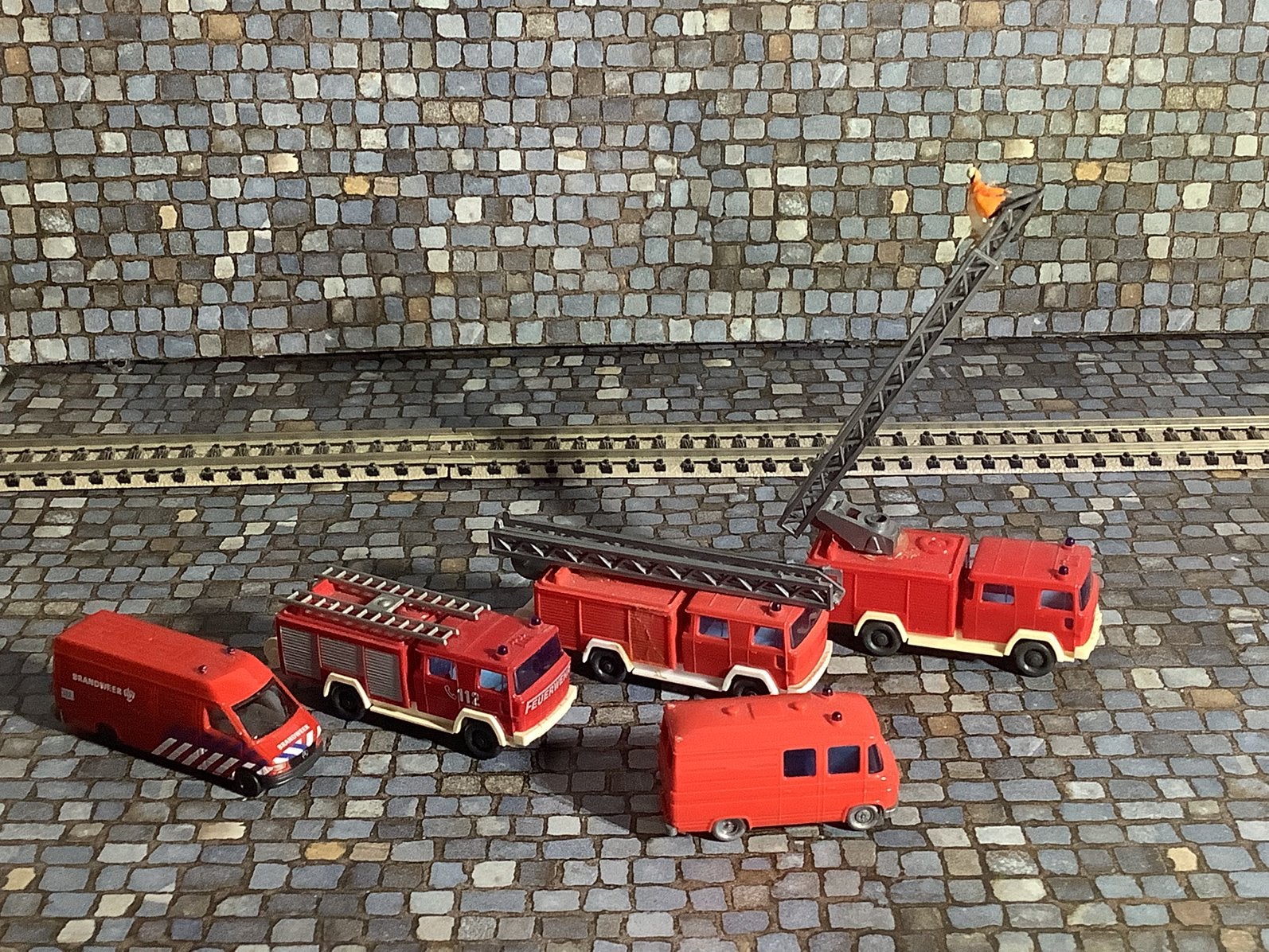Setje brandweer autos n spoor, Hobby en Vrije tijd, Modeltreinen | N-Spoor, Overige merken, Gelijkstroom of Wisselstroom, Overige typen