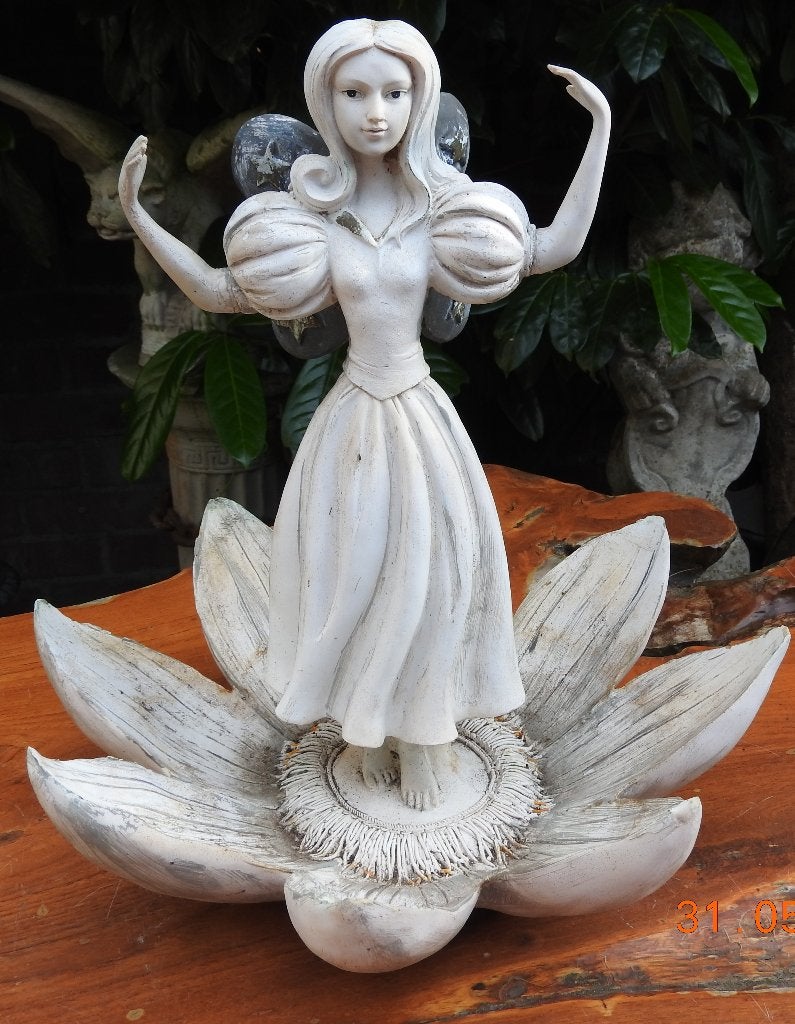 Efteling Indische waterlelie tuinbeeld, Ophalen of Verzenden, Gebruikt, Beeldje of Poppetje