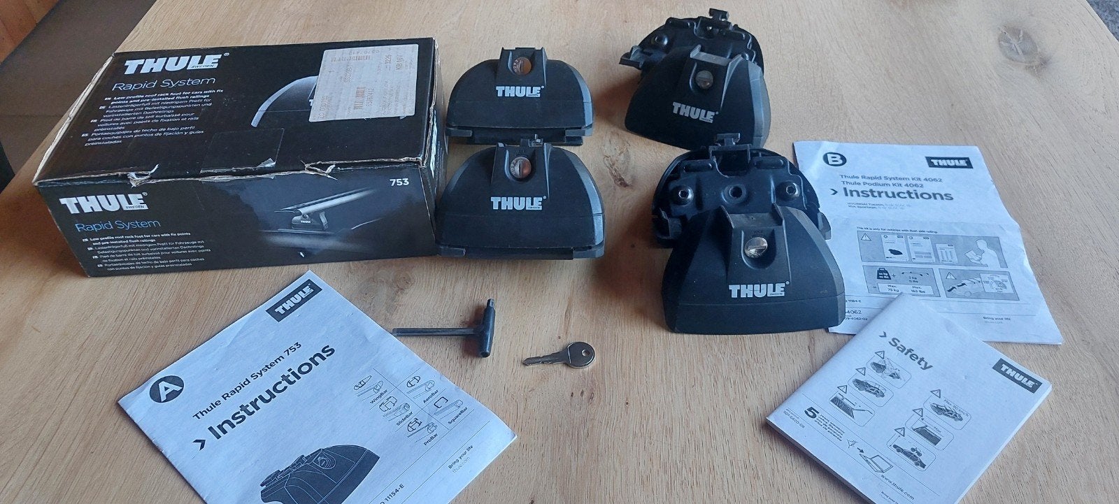 Thule squarebar, set 753, kit 4062 (o.a.Hyundai Tucson/KIA, Auto diversen, Dakdragers, Ophalen of Verzenden, Gebruikt