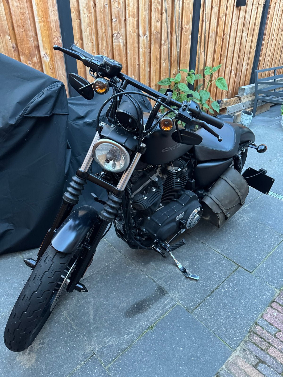 Harley-Davidson met Stage 1 tuning en verlaagd, 2 cilinders, Sportuitlaat, Chopper, Gebruikt