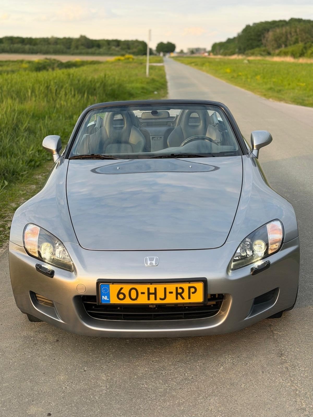 Honda s2000 zilvergrijs met zwart interieur, Auto's, Achterwielaandrijving, Zwart, 4 cilinders, Cabriolet