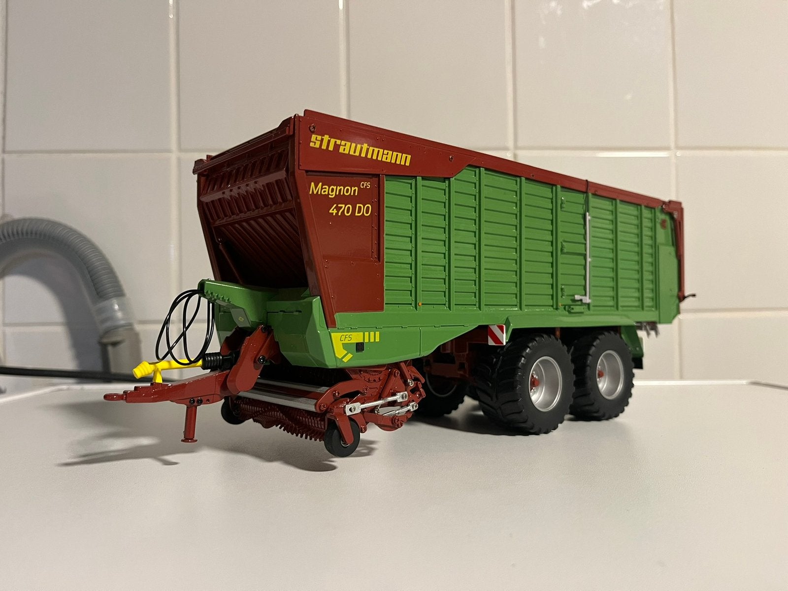 Strautmann Magnon 470 UH, Ophalen of Verzenden, Zo goed als nieuw, Tractor of Landbouw, Universal Hobbies