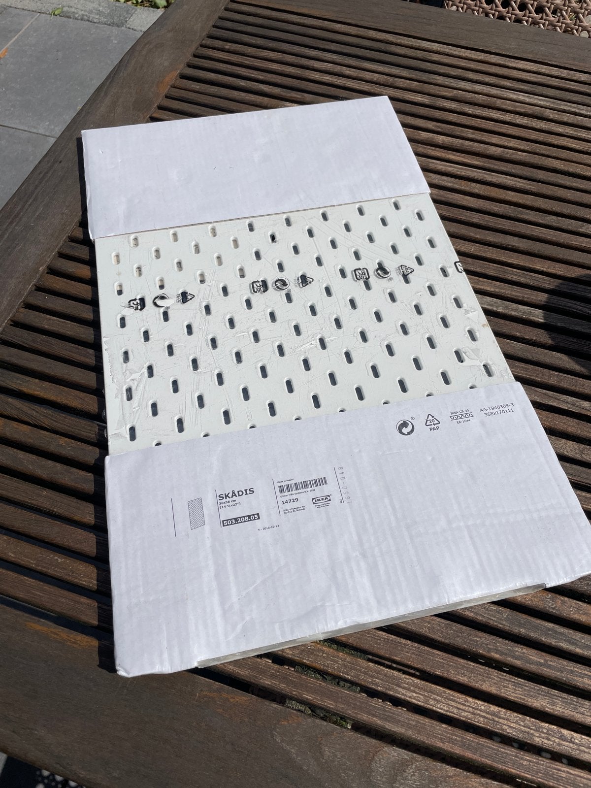 IKEA SKÅDIS Wit Geperforeerd Paneel 36x56 cm, Ophalen, Nieuw, Wit, Metaal