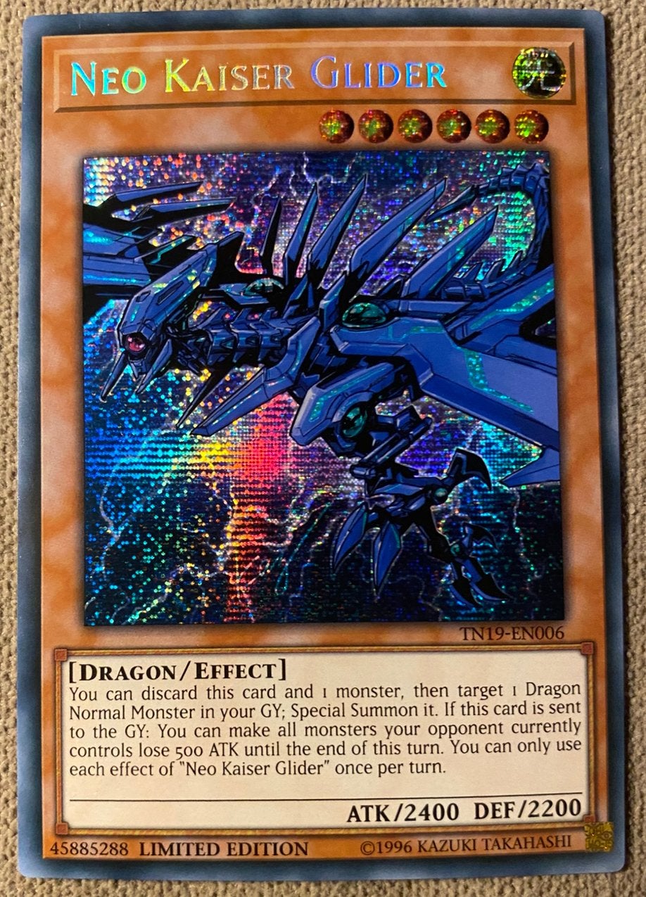 Yu-Gi-Oh! Neo Kaiser Glider TN19 Limited Promo !, Hobby en Vrije tijd, Ophalen of Verzenden, Zo goed als nieuw, Losse kaart, Foil