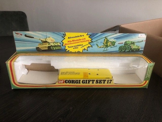 12 x lege Corgi Toys Doosje schaal 1:36 in 1 koop, Hobby en Vrije tijd, Ophalen of Verzenden, Gebruikt, Auto, Corgi