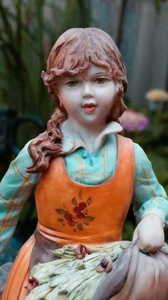 Vintage Capodimonte Sandro Maggioni Meisje Beeldje, Antiek en Kunst, Ophalen of Verzenden